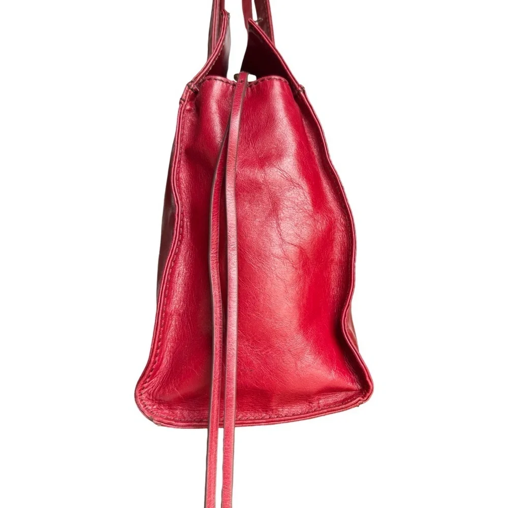 Hobo Broker Tote Cardinal
